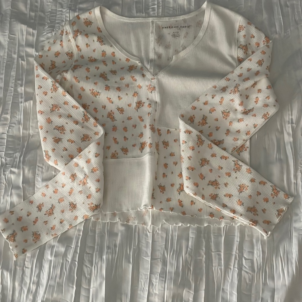 American Eagle crop top